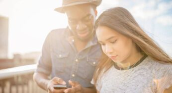 Guai per chi dice bugie: su WhatsApp arriva la funzione per condividere intera chat
